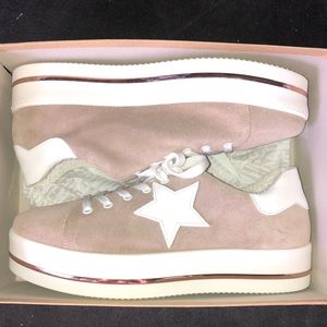 candidate grey suede steve madden sneakers